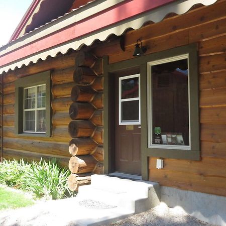 Historic Tamarack Lodge Hungry Horse Экстерьер фото