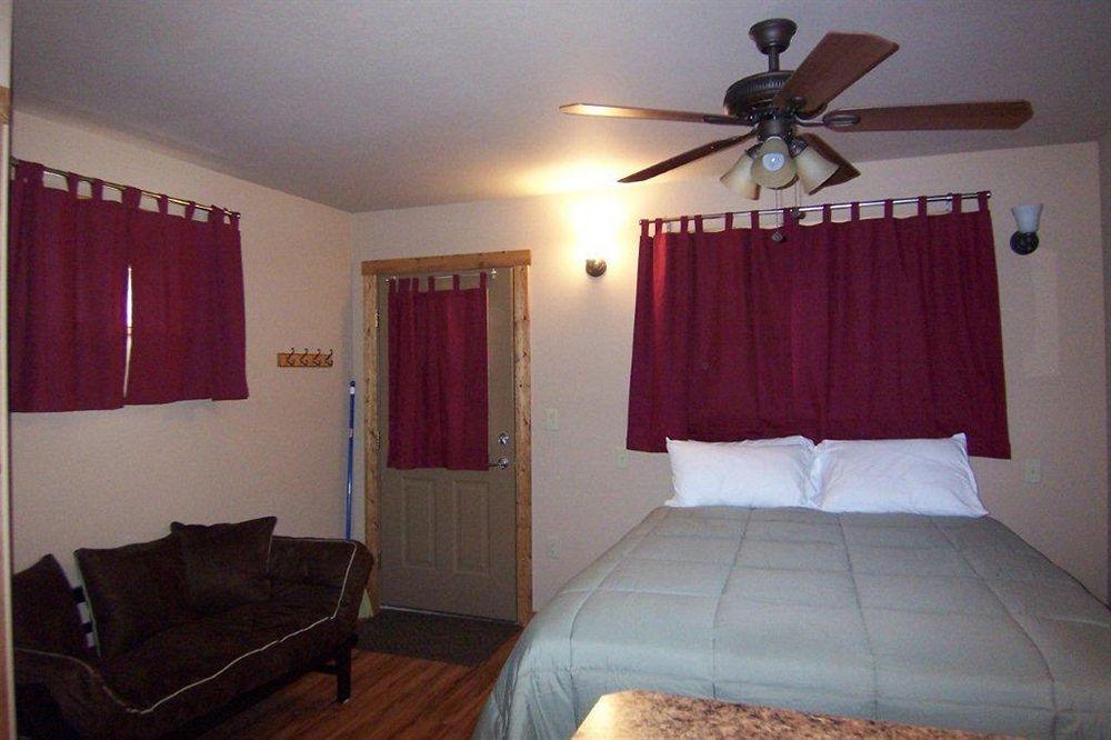 Historic Tamarack Lodge Hungry Horse Экстерьер фото