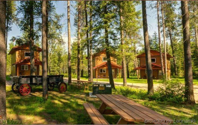 Historic Tamarack Lodge Hungry Horse Экстерьер фото