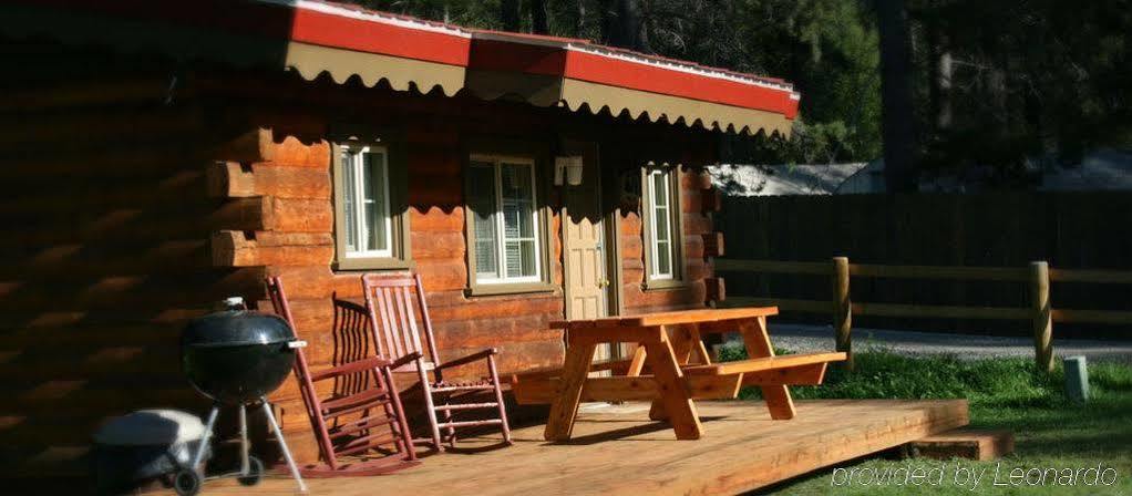 Historic Tamarack Lodge Hungry Horse Экстерьер фото
