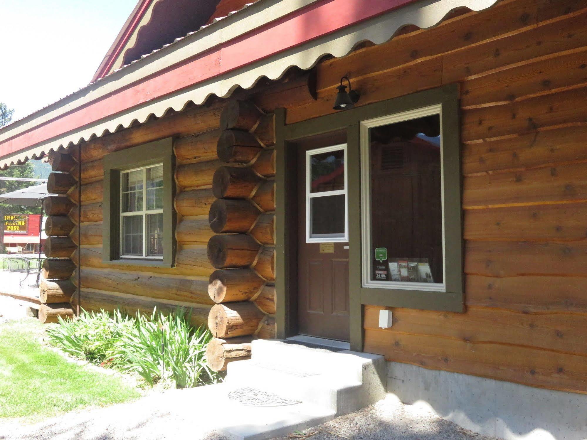 Historic Tamarack Lodge Hungry Horse Экстерьер фото
