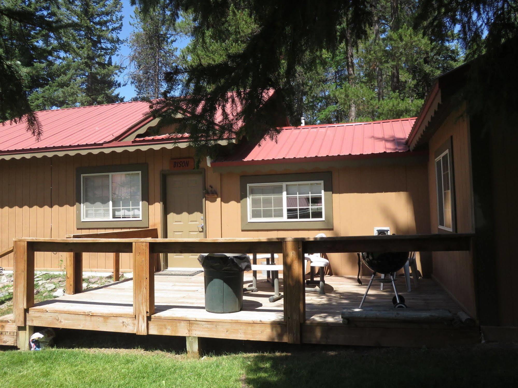 Historic Tamarack Lodge Hungry Horse Экстерьер фото