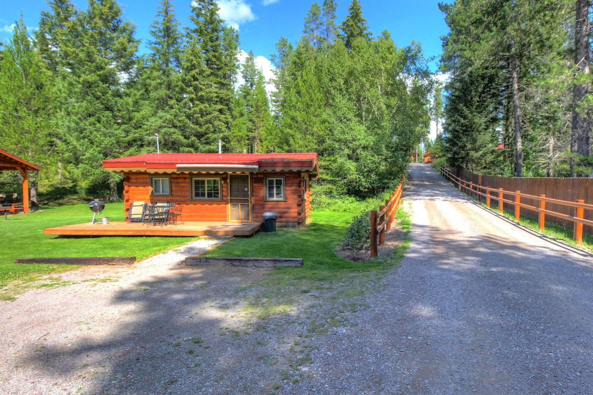 Historic Tamarack Lodge Hungry Horse Экстерьер фото